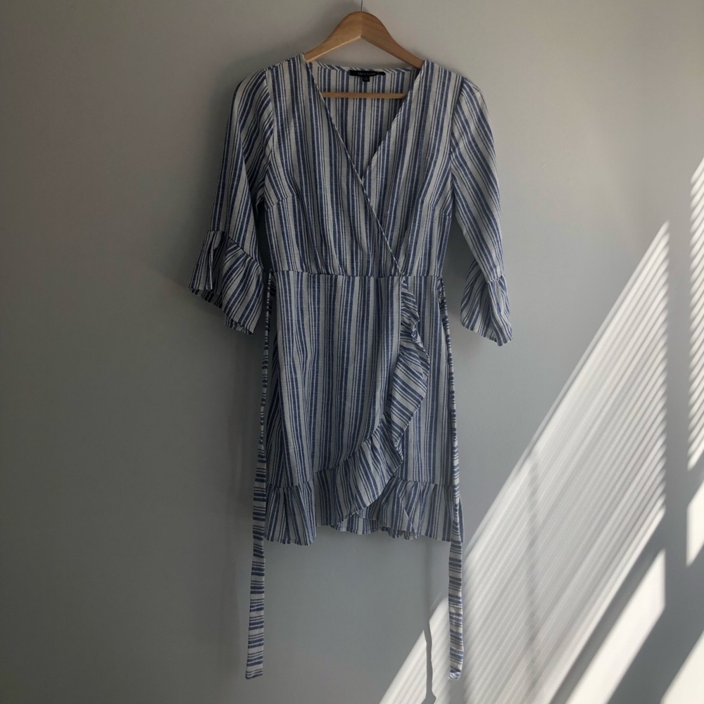 Linen Blend Faux-Wrap Dress - Picture 3 of 5